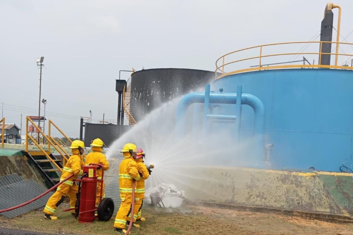 PHR Pulihkan Operasional Serahkan Bantuan ke Warga